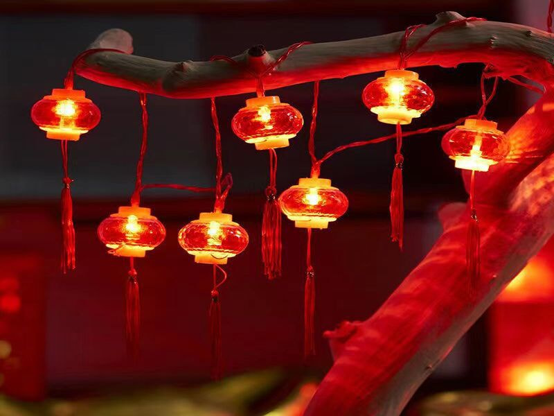 Đèn lồng trang trí - Top những món đồ trang trí Tết rực rỡ cho năm mới