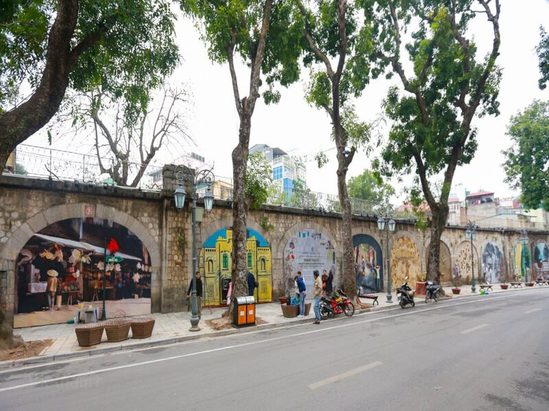 Phố Phùng Hưng: Bức tường nghệ thuật sống động mùa Trung thu - Địa điểm đi chơi Trung thu ở Hà Nội