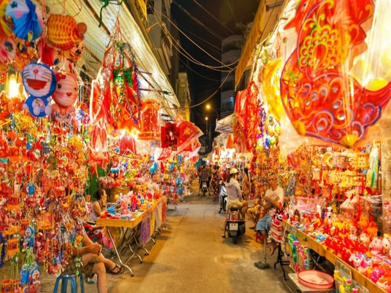 Phố lồng đèn Lương Nhữ Học- Địa điểm đi chơi Trung thu ở Sài Gòn