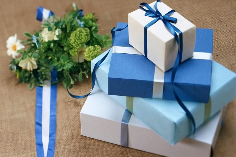 Hướng dẫn cách làm hộp quà Noel bằng giấy tại nhà đơn giản