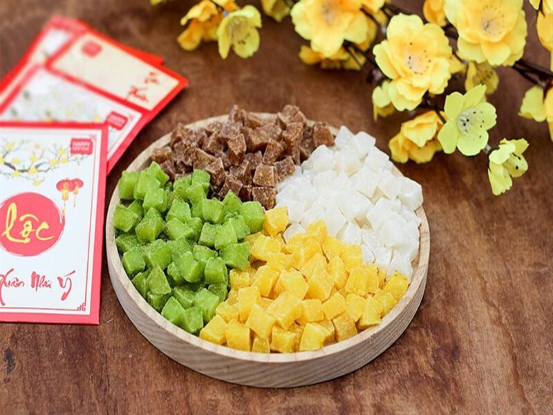 Làm mứt Tết
