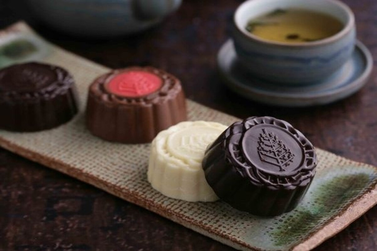 Cách làm bánh trung thu socola nhân phô mai ngon xỉu, thơm nức mũi